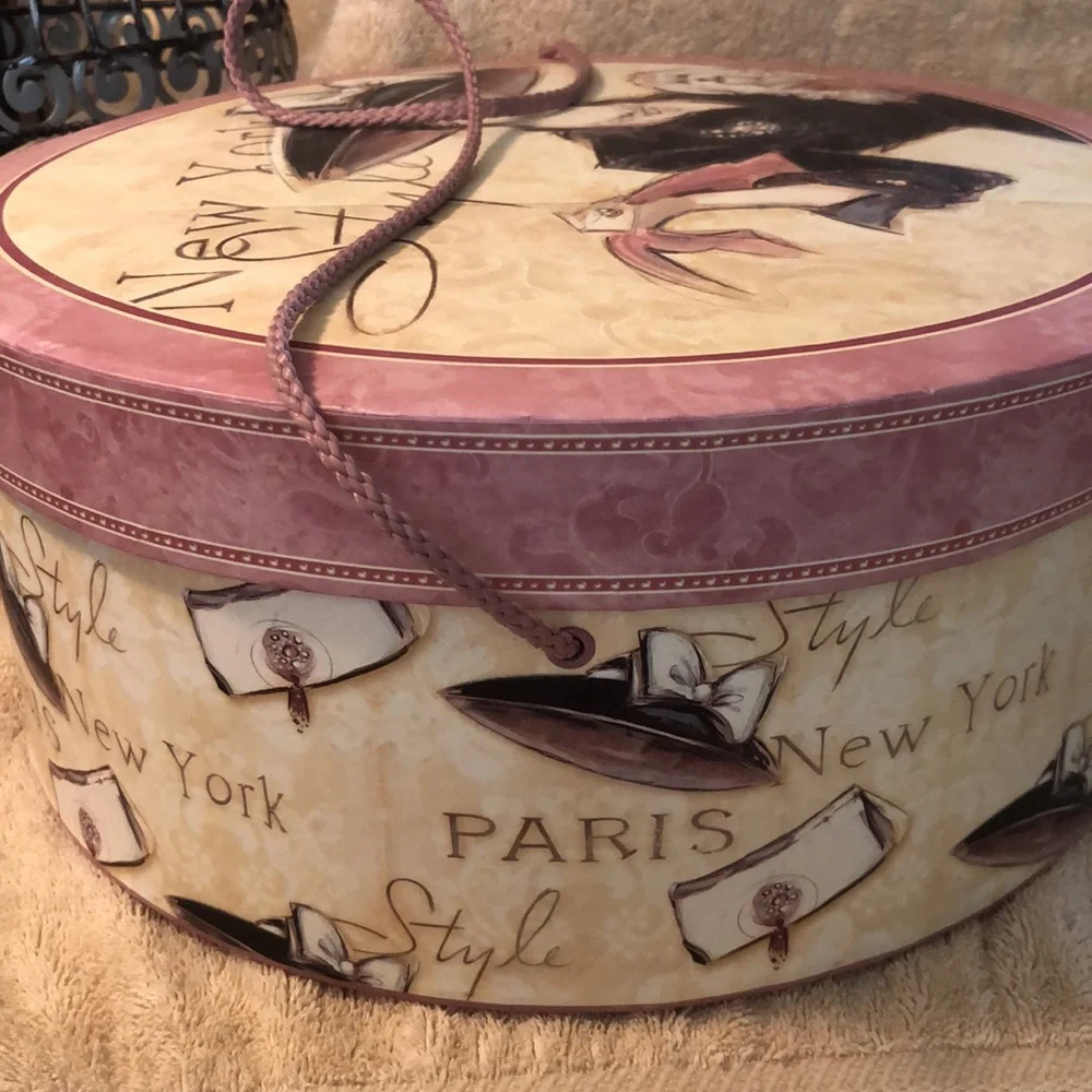 2005 Chad Barrett New York Style Hat Box w/4 Pillar, 3 Forms & 1 Votive Candles
